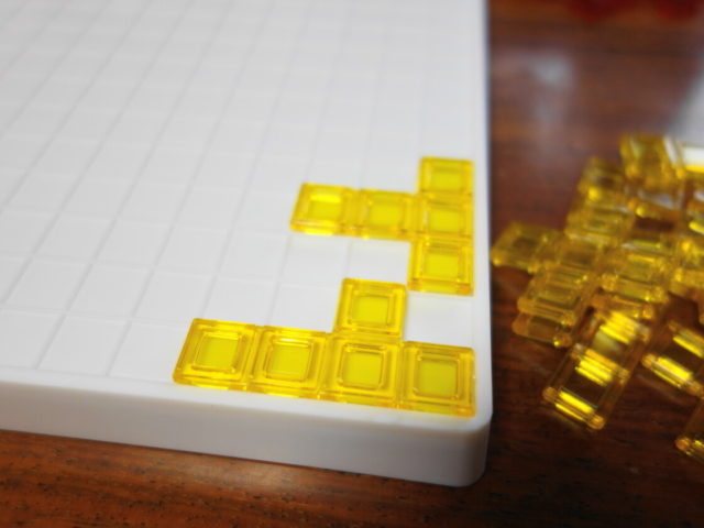 角と角が繋がるように置いた例