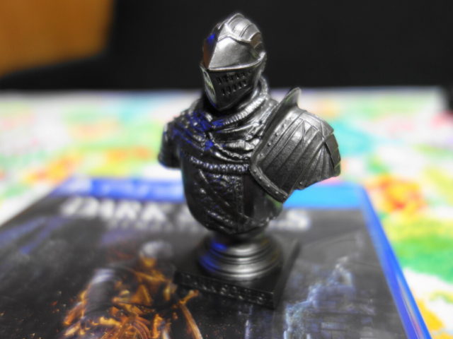 上級騎士のバストアップフィギュアの様子