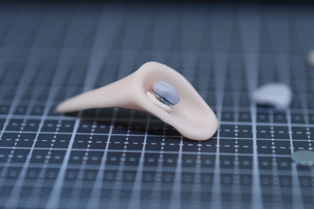 エルフ耳の落ちない取り付け方